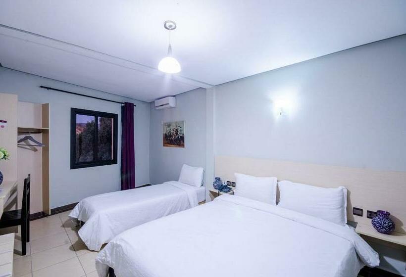 חדר סטנדרט לשלושה, Inou