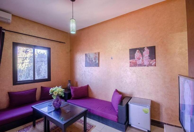 דירת חדר, Inou