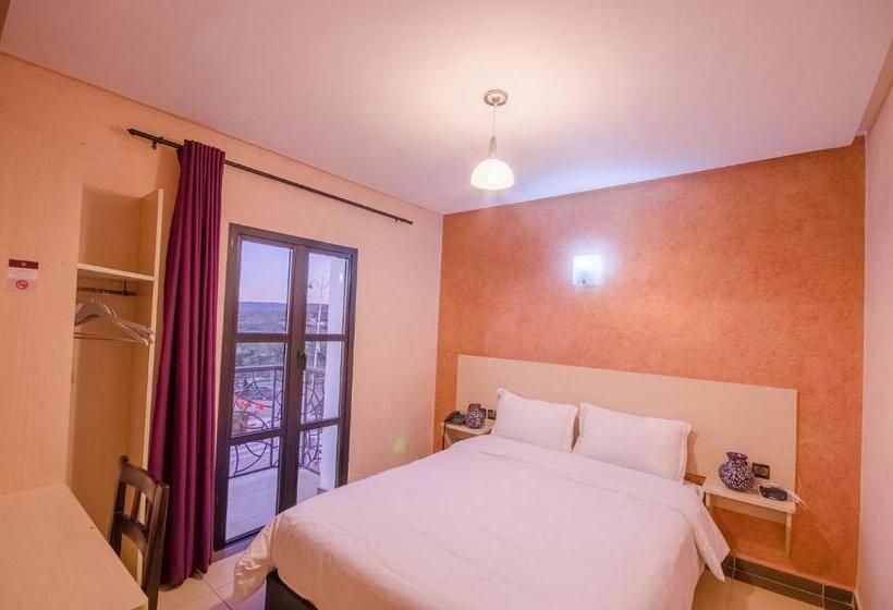 דירת חדר, Inou