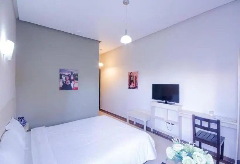 Standard Yhden Hengen Huone, Inou