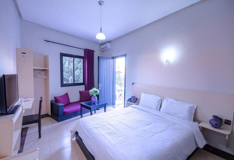 חדר סופריור, Inou