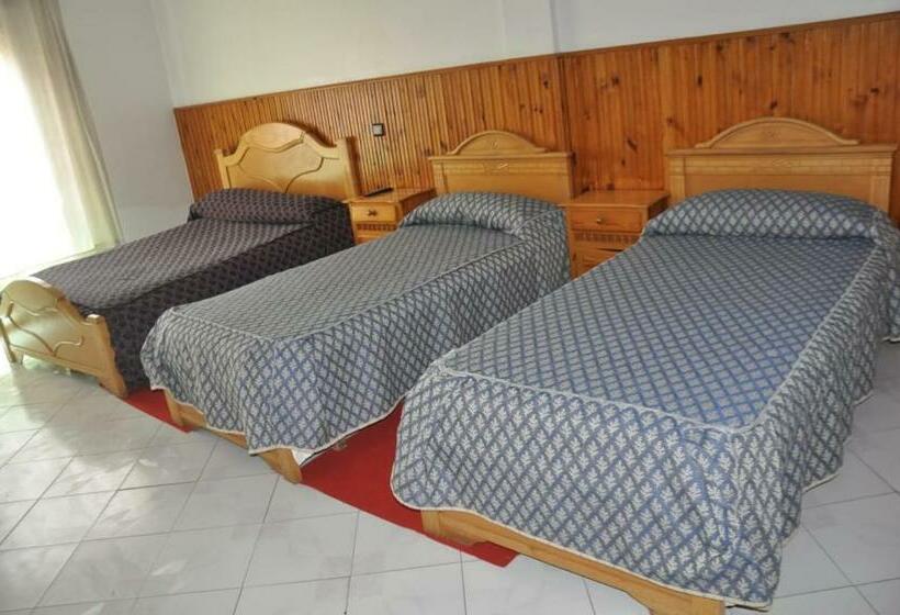 اتاق استاندارد چهار تخته, Hôtel Marina