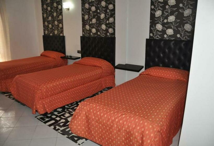 스탠다드 트리플 룸, Hôtel Marina