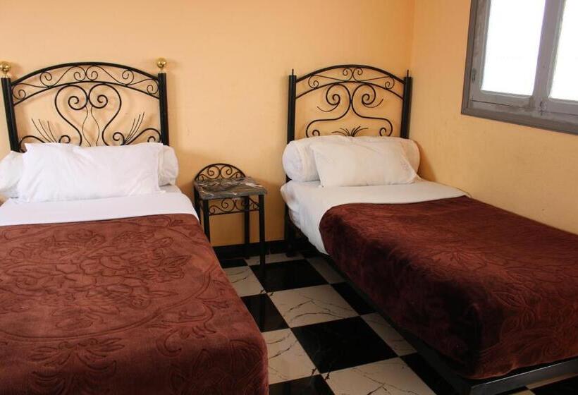 غرفة قياسية رباعية, Hôtel Restaurant Ali