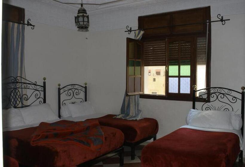 اتاق خانوادگی, Hôtel Restaurant Ali