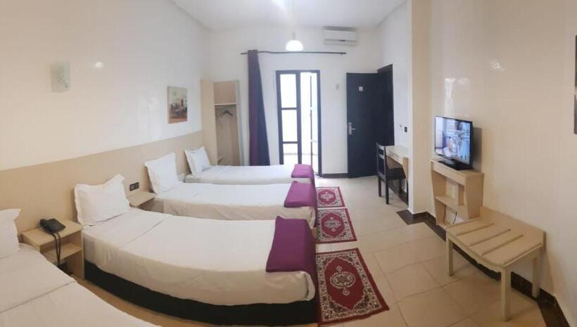 חדר סטנדרט לארבעה, Inou