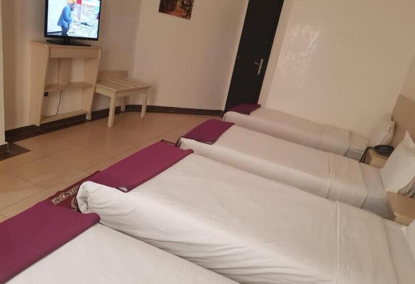 חדר סטנדרט לארבעה, Inou