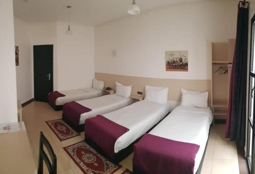 חדר סטנדרט לארבעה, Inou