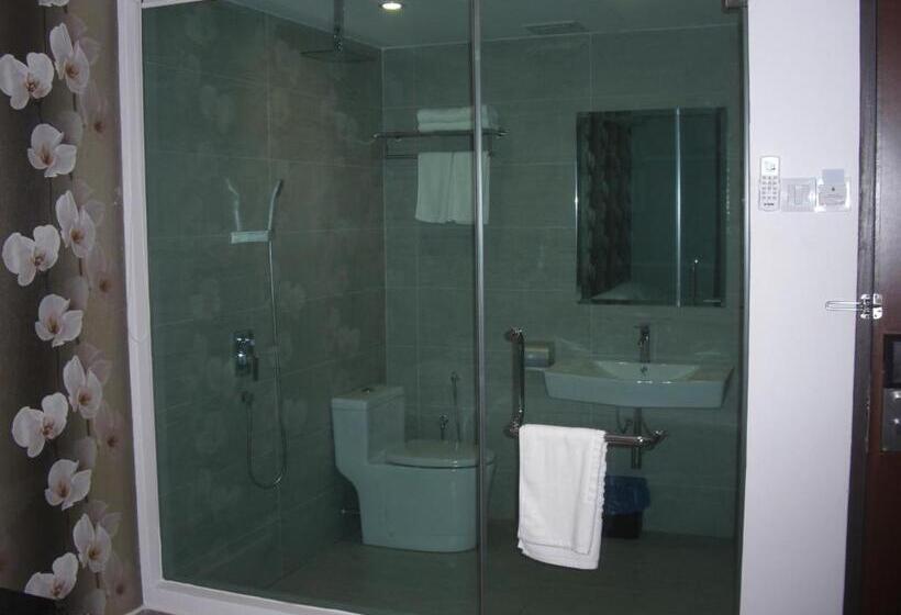 Habitació Triple Estàndard, Marvelot