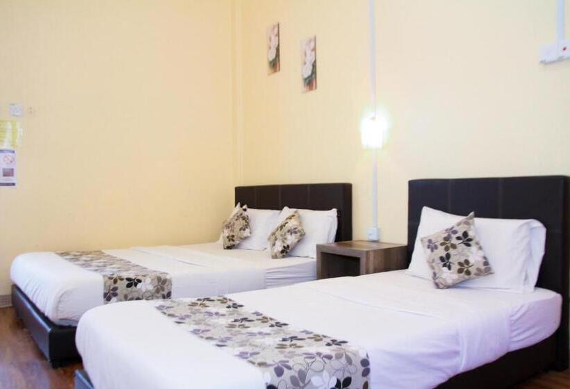 Номер Стандарт Трехместный, Myra Hotel Mersing