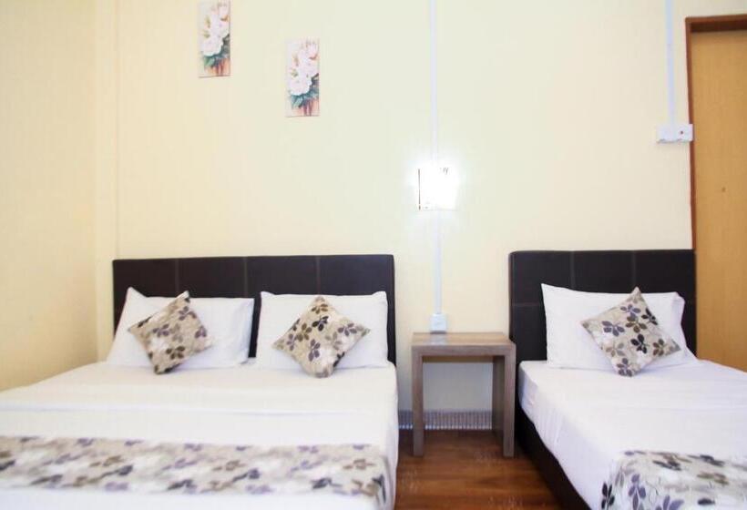 스탠다드 트리플 룸, Myra Hotel Mersing