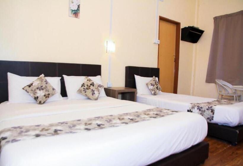 Номер Стандарт Трехместный, Myra Hotel Mersing