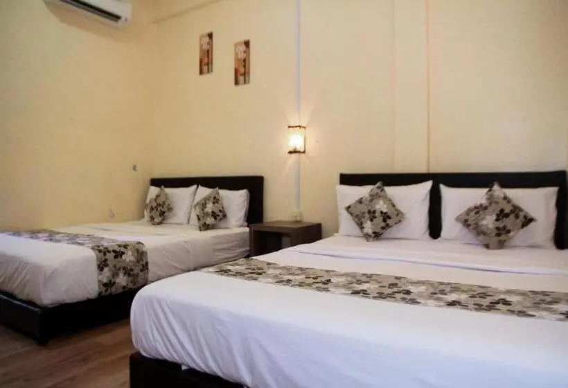 Perhehuone, Myra Hotel Mersing