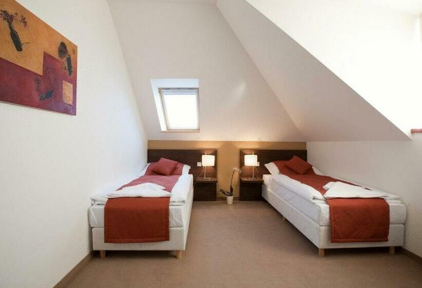 اتاق استاندارد, Peklo