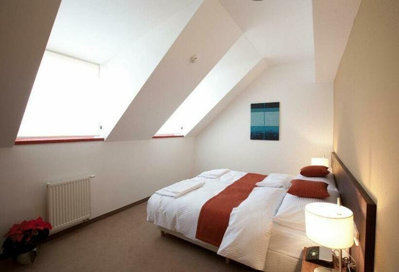 اتاق استاندارد, Peklo