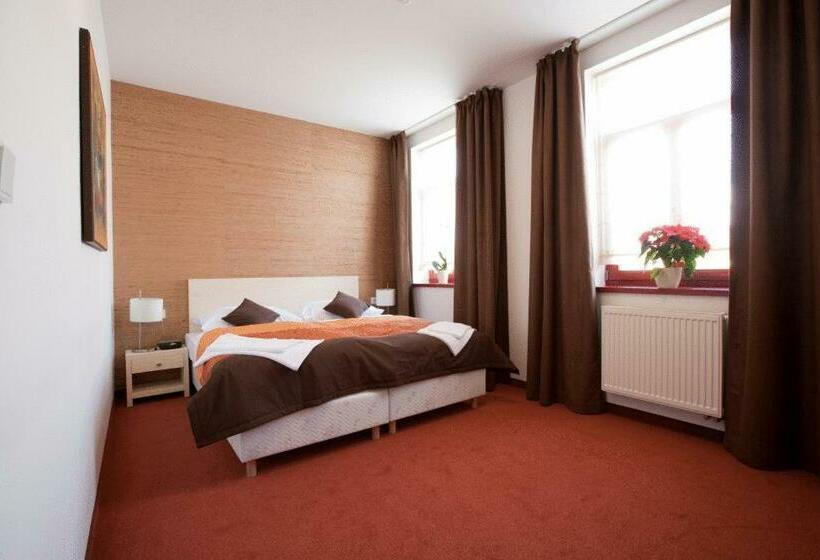 اتاق استاندارد, Peklo