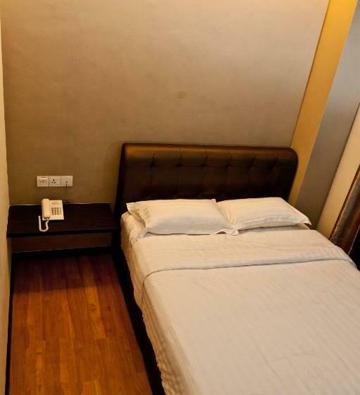 חדר דלוקס, Starz