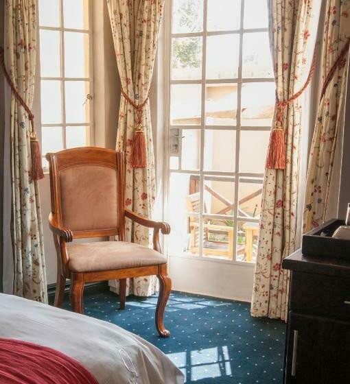 エクゼクティブルーム, Village Ridge Boutique