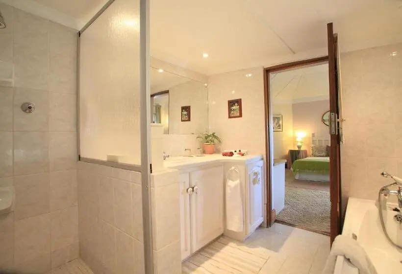 Standard Kolmen Hengen Huone, Mont Fleur B&b