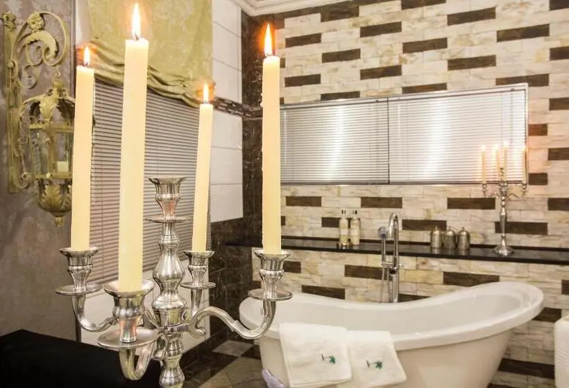 デラックススイート, The Royal Palm B&b