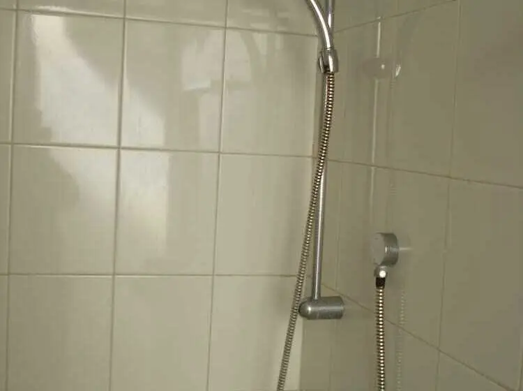 تختخواب در اتاق مشترک, Hostel Viatger Inn
