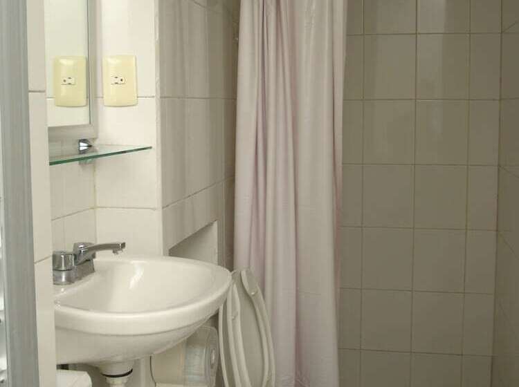 تختخواب در اتاق مشترک, Hostel Viatger Inn