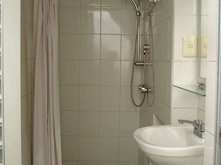 تختخواب در اتاق مشترک, Hostel Viatger Inn