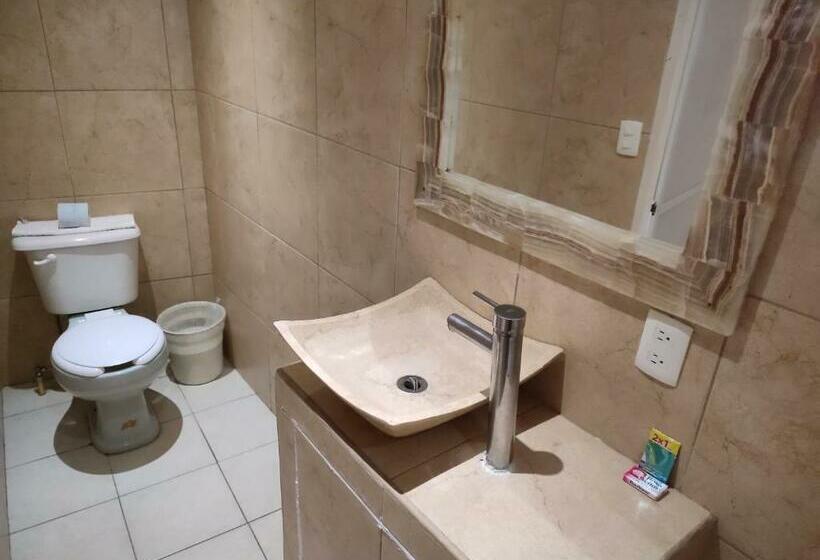 חדר סטנדרט, Ashly