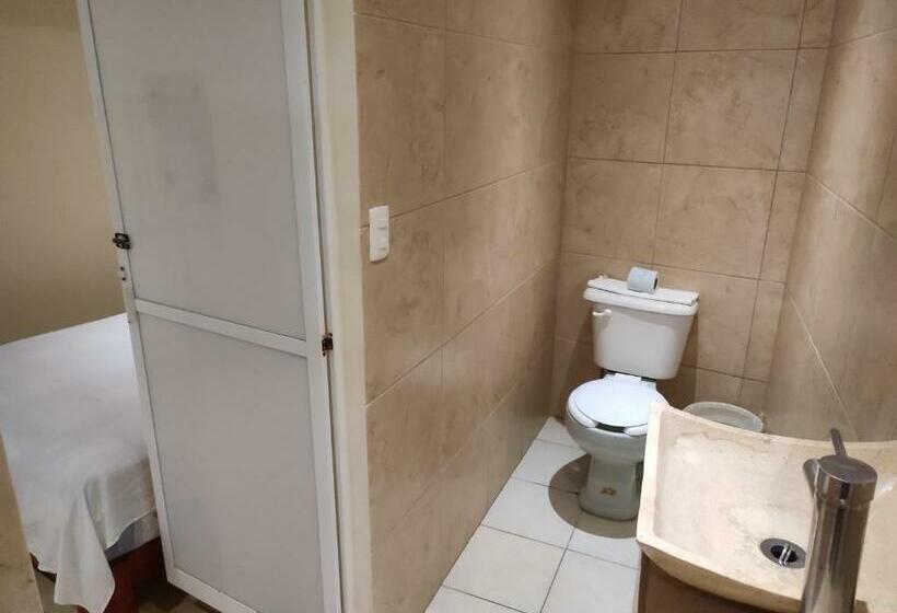 חדר סטנדרט, Ashly