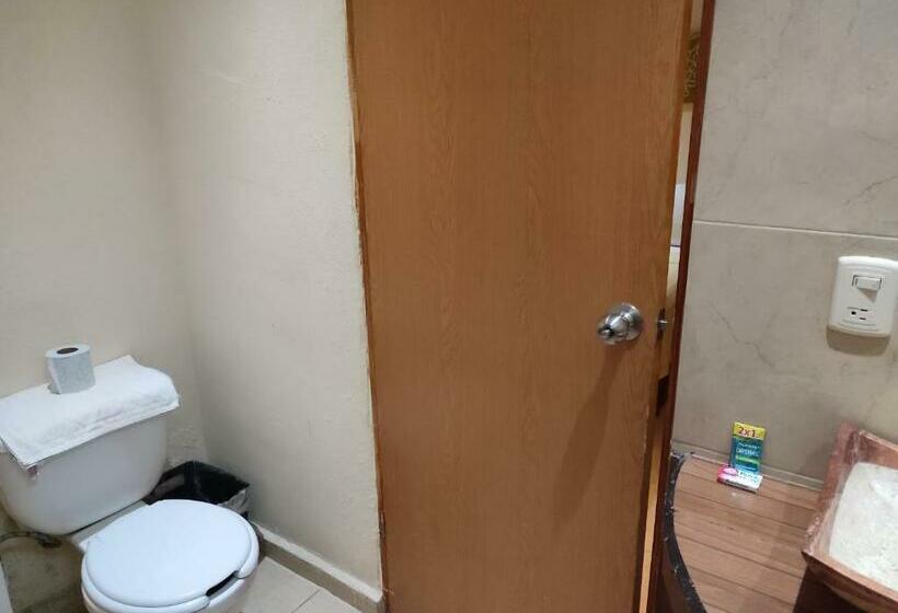 חדר סטנדרט, Ashly