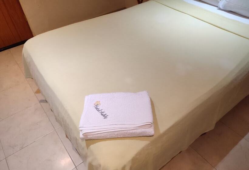 חדר סטנדרט, Ashly