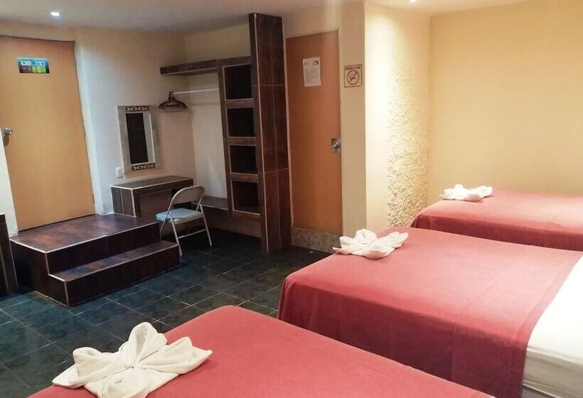 חדר סטנדרט לשלושה, Ashly