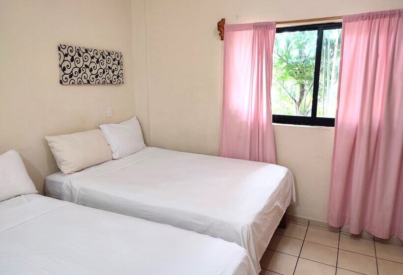 חדר סטנדרט לשלושה, Ashly