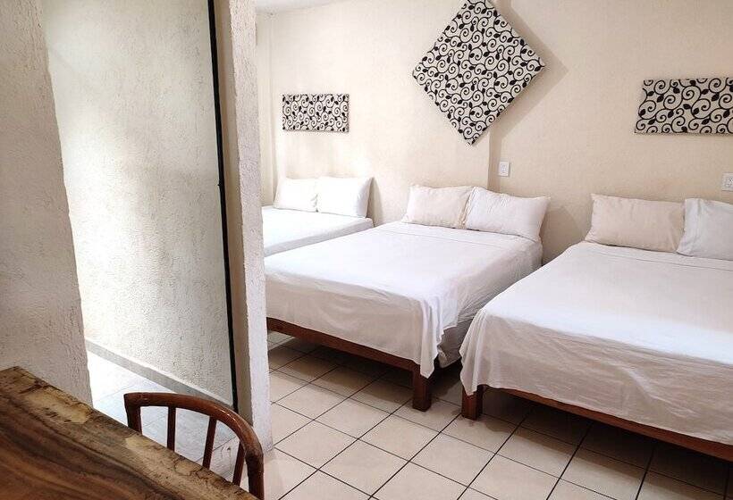 חדר סטנדרט לשלושה, Ashly