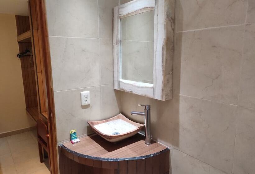 חדר סטנדרט, Ashly