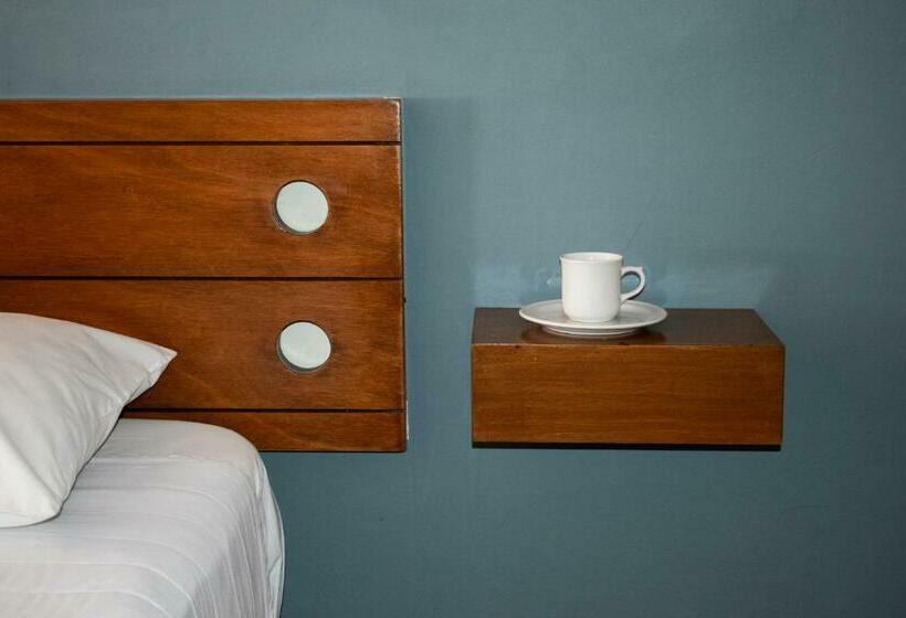 家庭间, Capital O Hotel Casa Blanca