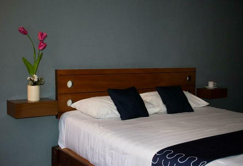 家庭间, Capital O Hotel Casa Blanca