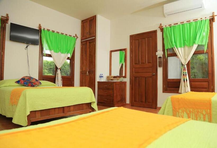 Трехместный Номер Стандарт с Балконом, El Molino Hotel Boutique