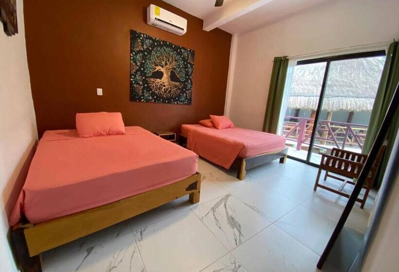 חדר לארבעה סטנדרטי עם מרפסת, Howlita Tulum   Adult Only