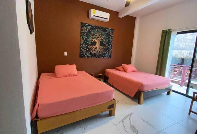 חדר לארבעה סטנדרטי עם מרפסת, Howlita Tulum   Adult Only