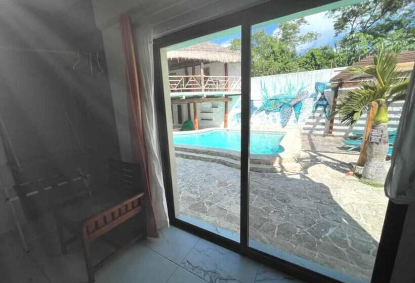 חדר סטנדרט לשלושה עם נוף לבריכה, Howlita Tulum   Adult Only