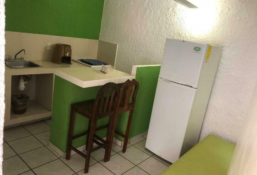 جناح جونيور, Suites Santa Barbara