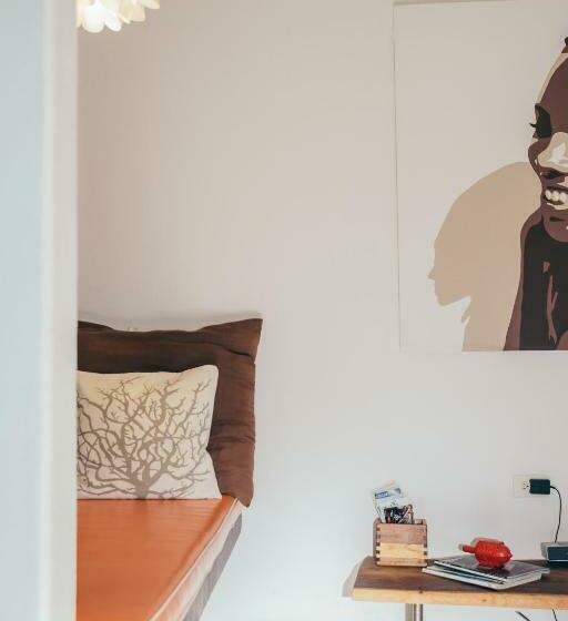 اتاق استاندارد با تخت بزرگ, Teetotum