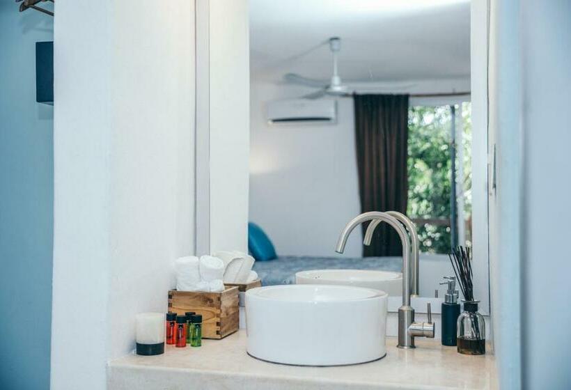 اتاق استاندارد با تخت بزرگ, Teetotum