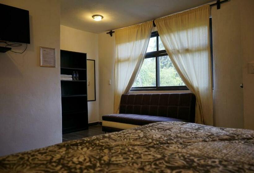 Номер Стандарт Трехместный, Telpochcalli Hotel & Temazcal