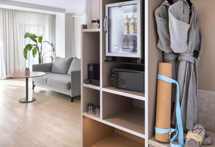 Standard Connecting Room, Innside by Meliá Madrid Valdebebas