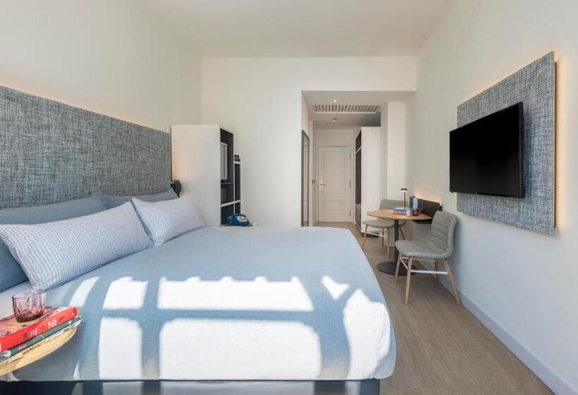 标准间带露台, Innside by Meliá Madrid Valdebebas