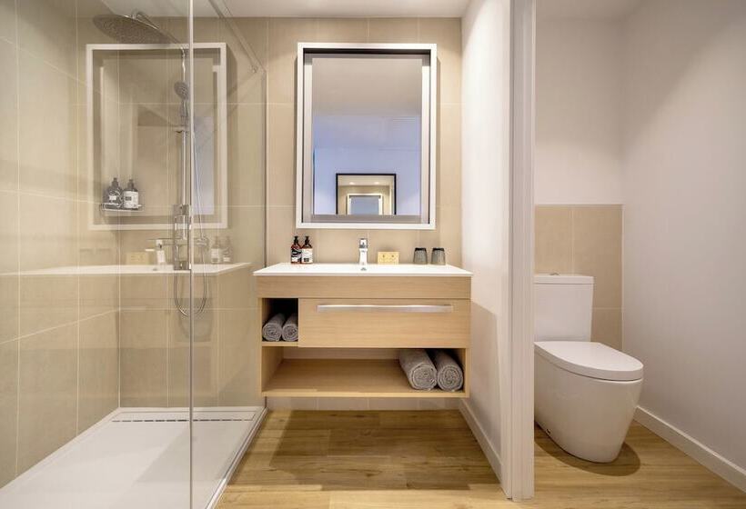 标准工作室, Innside by Meliá Madrid Valdebebas