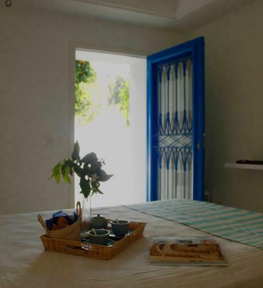 اتاق لوکس با تخت بزرگ, La Chambre Verte