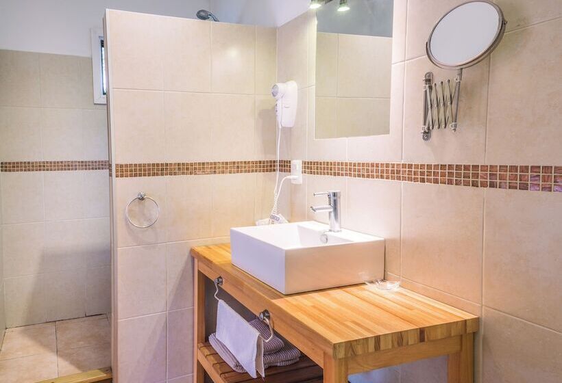 Трехместный Номер Комфорт, La Maison Suites & Gastronomía